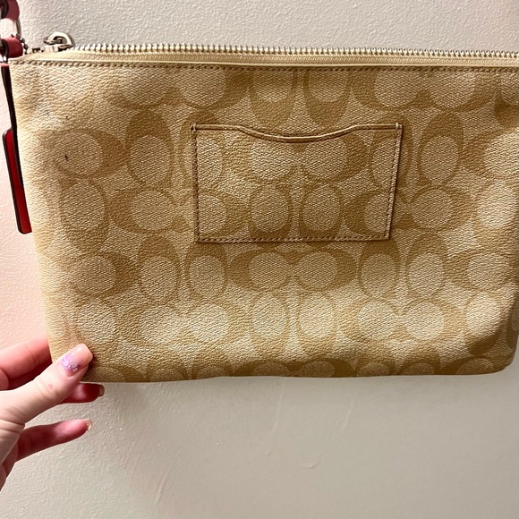 Coach crossbody with removable pink clutch - Picture 4 of 4